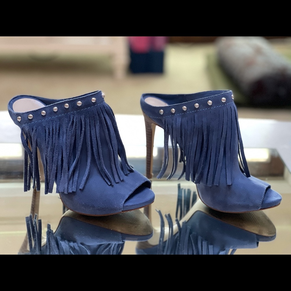 Guess suede shoes 8 1/2